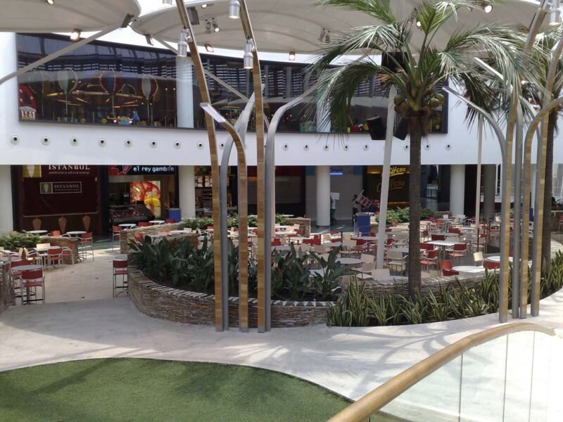 Centro comercial Islazul, construido con sistema constructivo Baupanel® System