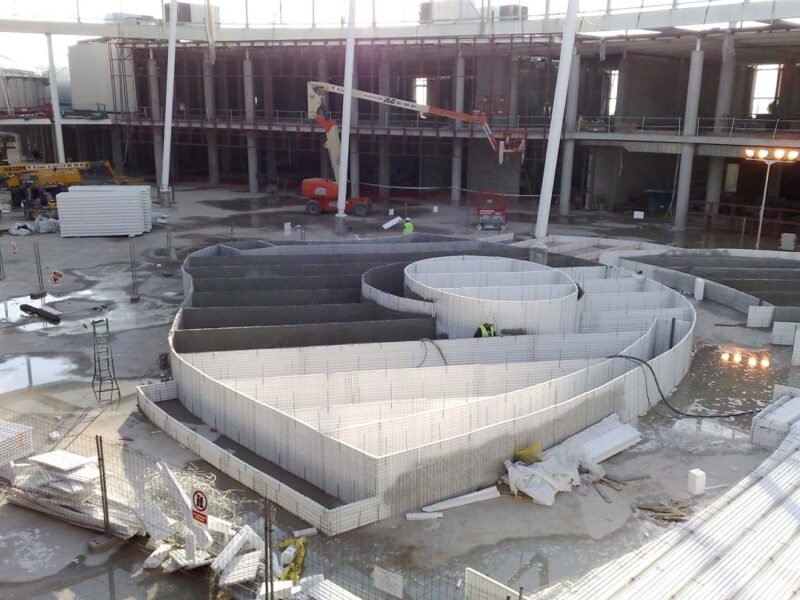 Centro comercial Islazul, construido con sistema constructivo Baupanel® System