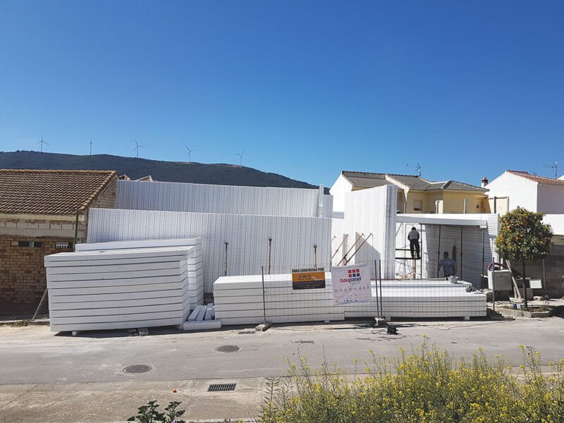 3 Villanueva de Algaidas, construcción nueva de casa unifamiliar con paneles estructurales Baupanel