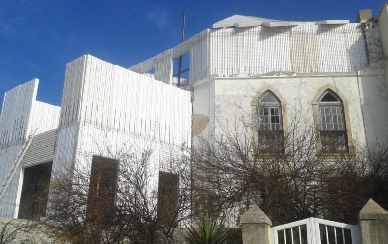 Rehabilitation of housing in Portugal, Ericeira - Ecobuild