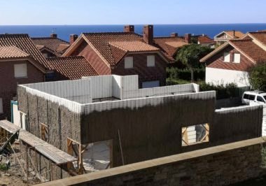 Constructora en Faro de Ajo, Cantabria.