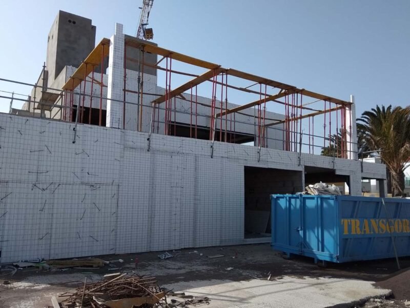 Construcción de Centro Comercial Bahia Viento