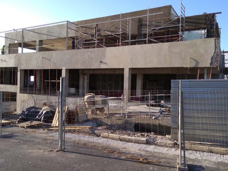 Construcción de Centro Comercial Bahia Viento