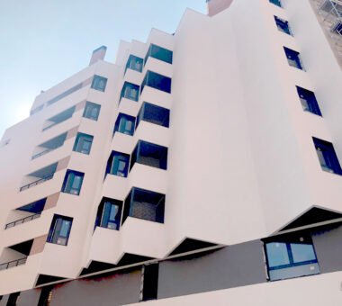 Cerramiento y Petos en Edificio de 55 viviendas en Jaén