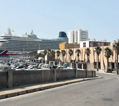 Fachada de Edificio Calachica Sunset Bar