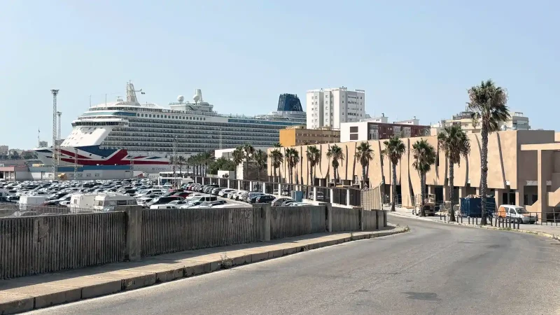 Fachada de Edificio Calachica Sunset Bar