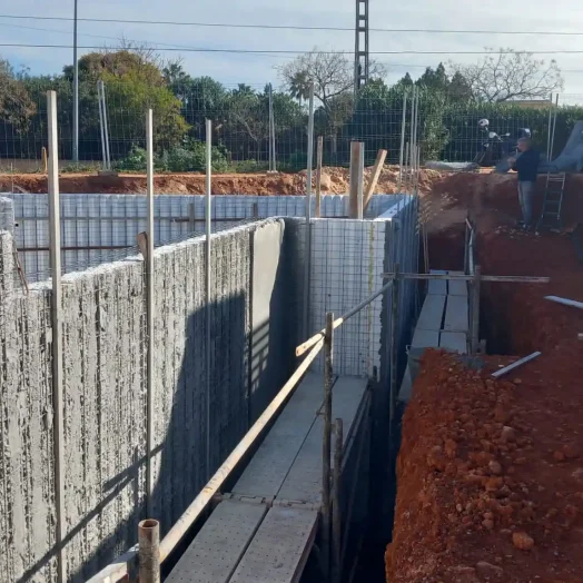 Casa con voladizo Triangular 14