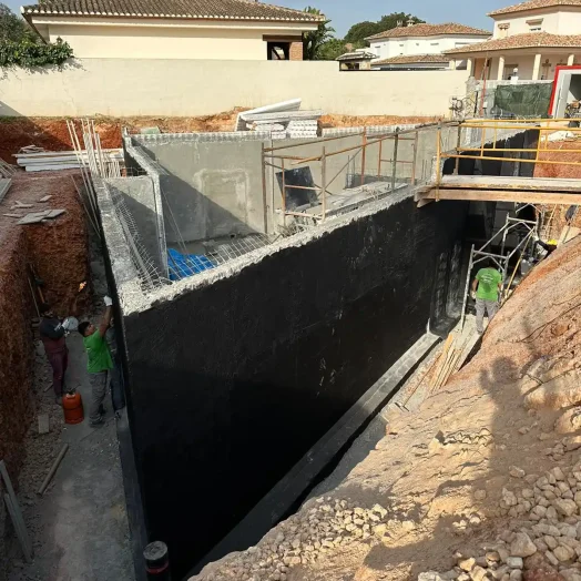 Casa con voladizo Triangular 17